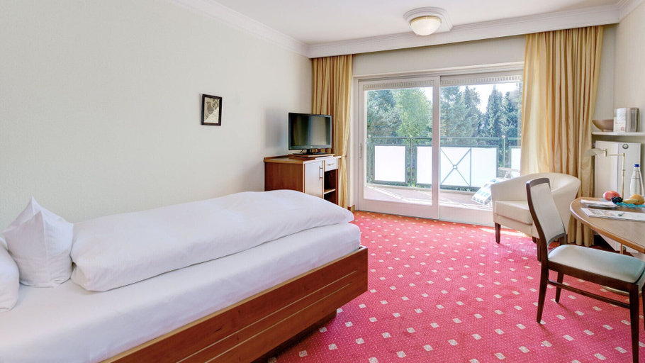 Bedroom 3, Kurhotel Zink, Passau