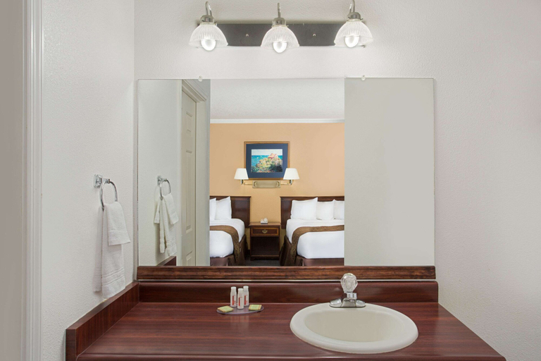 Bathroom 5, Super 8 by Wyndham Oroville, Butte
