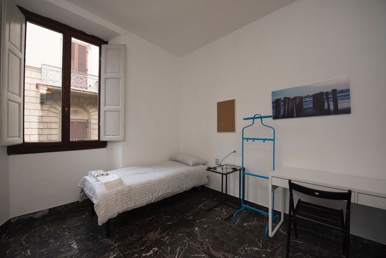 Room 3, Guelfa Apartment, Florence