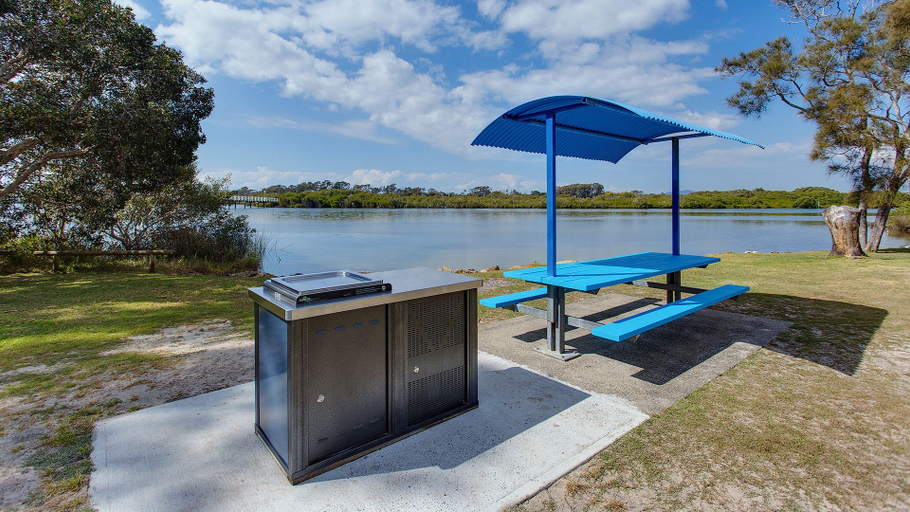 Sport & Beauty, Stuarts Point Holiday Park, Kempsey