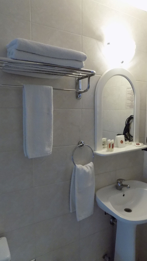 Bathroom 5, Hotel Concorde, n.a351