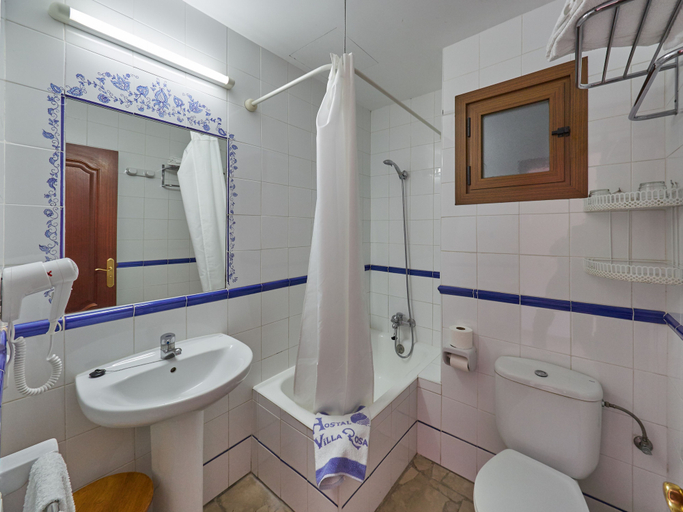 Bathroom 4, Hostal Villa Rosa, Baleares