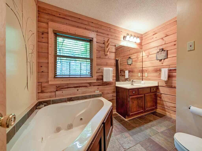 Bathroom 3, Magical Moments by Jackson Mountain Rentals, Sevier