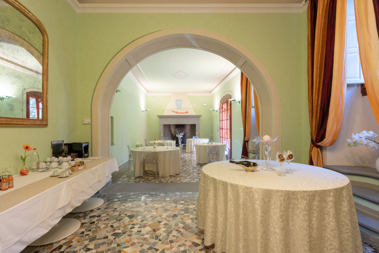 Food & Drinks, Villa dei Marchesi, Florence