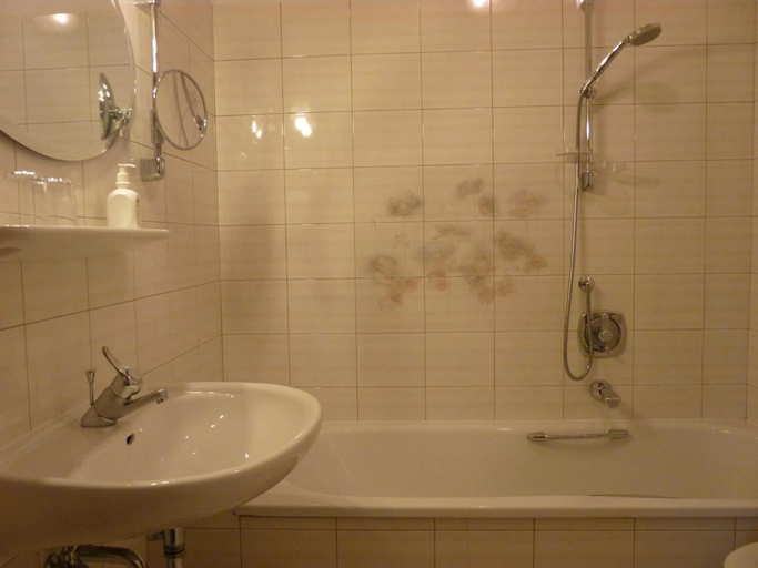 Bathroom 3, Hotel Mair am Turm, Bolzano