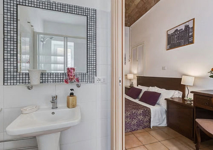 Bathroom 5, Machiavelli Suites, Roma
