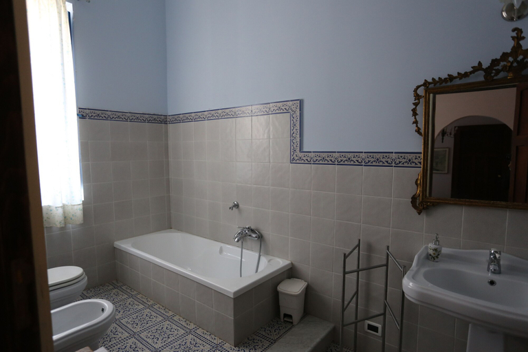 Bathroom 4, Casa Cuseni, UNESCO Intangible Cultural Heritage, Messina