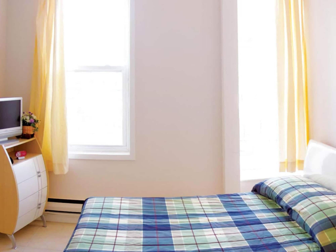 Bedroom 2, Dragon Gate Inn, Toronto