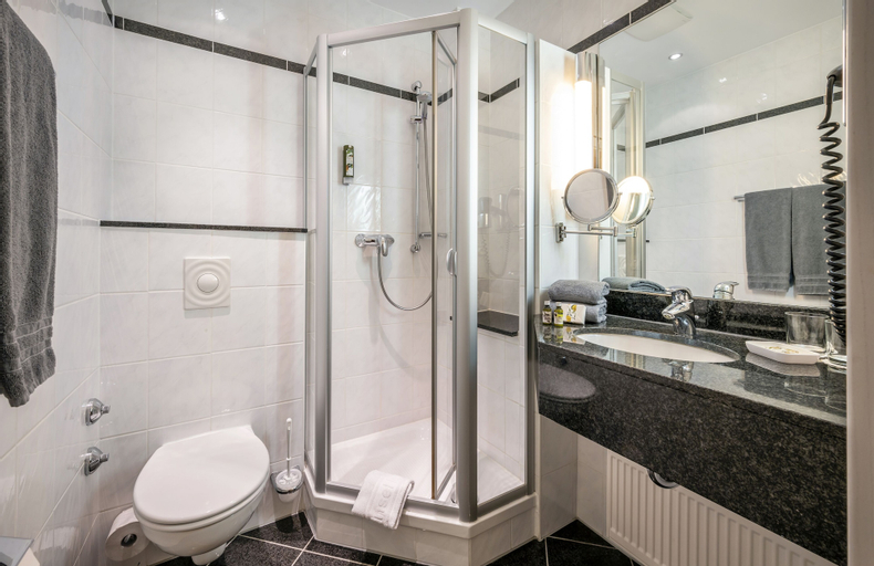 Bedroom 4, Insel Hotel, Bonn