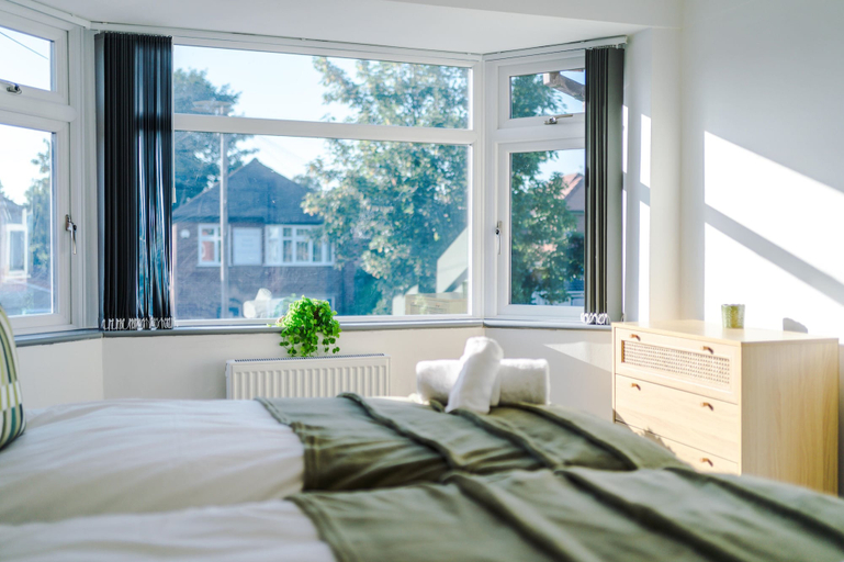 Bedroom 3, Premium 3 bed detached house - off road parking – Bromborough, Wirral