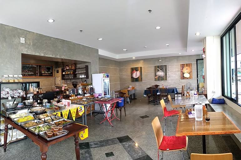 Food & Drinks 5, Komol Residence Bangkok, Bang Plad