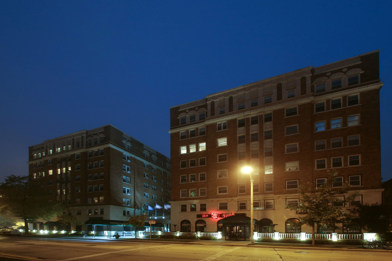 Exterior & Views 2, The Knickerbocker on the Lake, Milwaukee