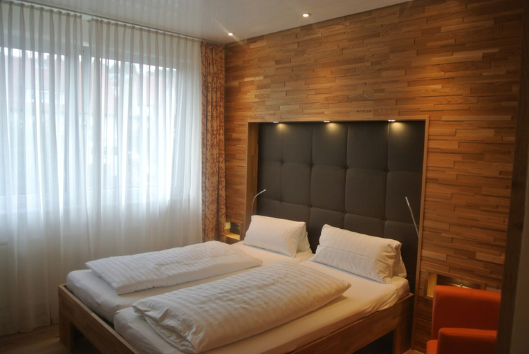 Bedroom 4, Hotel Jägerhof, Aschaffenburg