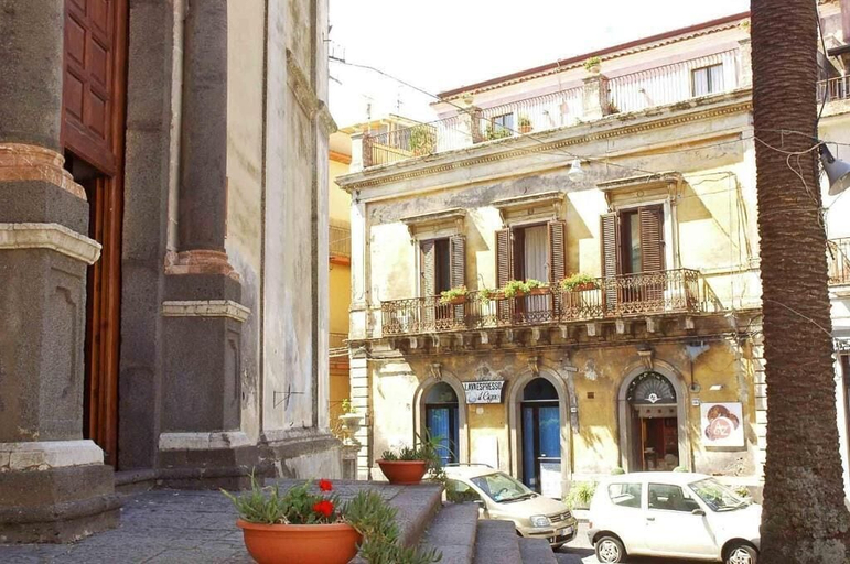 Exterior & Views, B&B Casa Etna, Catania