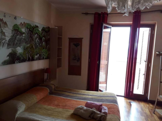 Bedroom 4, B&B Felicidad Siempre, Messina