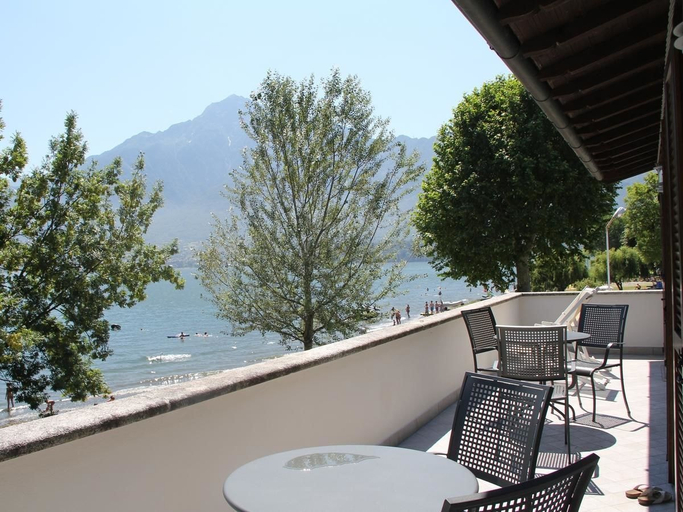 Others 5, Villa Carolina, Como
