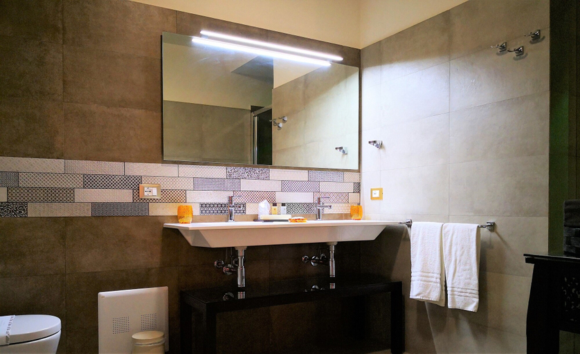 Bathroom 4, RIAD - Comfort Rooms, Trapani