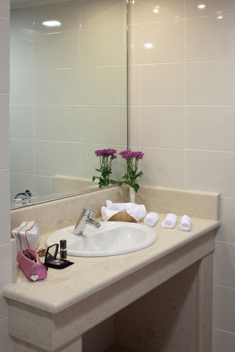 Bathroom 5, Margarona Royal Hotel, Epirus