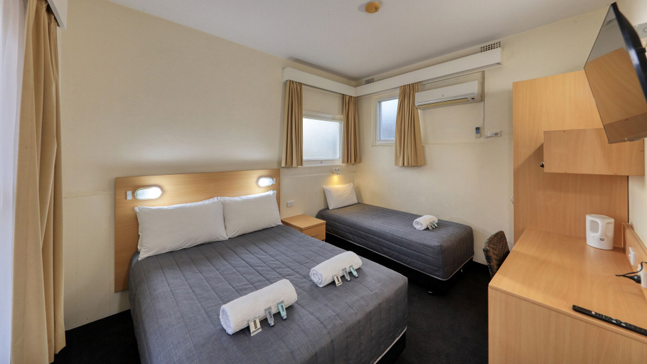 Bedroom 3, Cowra Motor Inn, Cowra