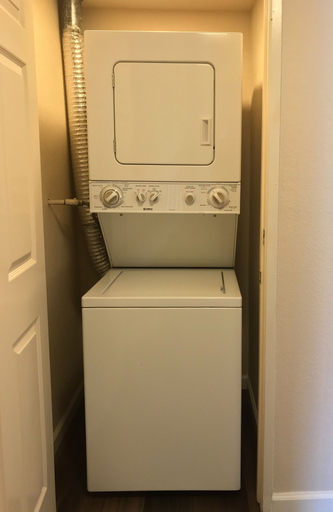 Bathroom 4, The Oasis, Riverside