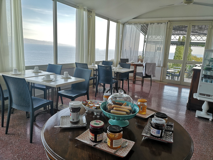 Food & Drinks 5, Residence Terra Rossa, Messina