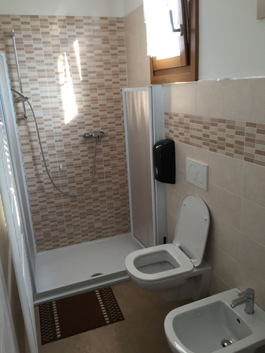 Bathroom 5, La Fontanella, Verona