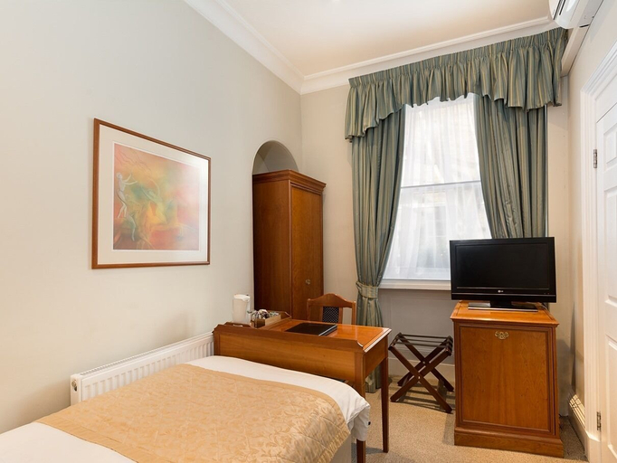 Bedroom 4, Staunton Hotel, London