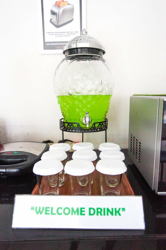 Food & Drinks 12