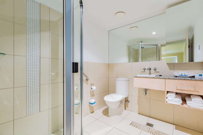 Bathroom 4, Sea Point On Trinity Beach, Cairns
