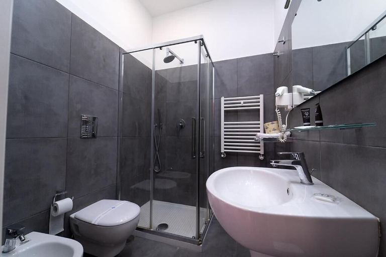 Bathroom 5, Royal House Napoli Centro "by ClaPa Group Dislocated Hospitality, Napoli