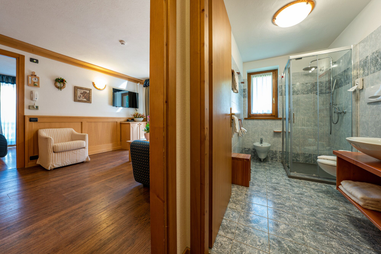 Bedroom 2, Lo Scoiattolo Hotel, Aosta