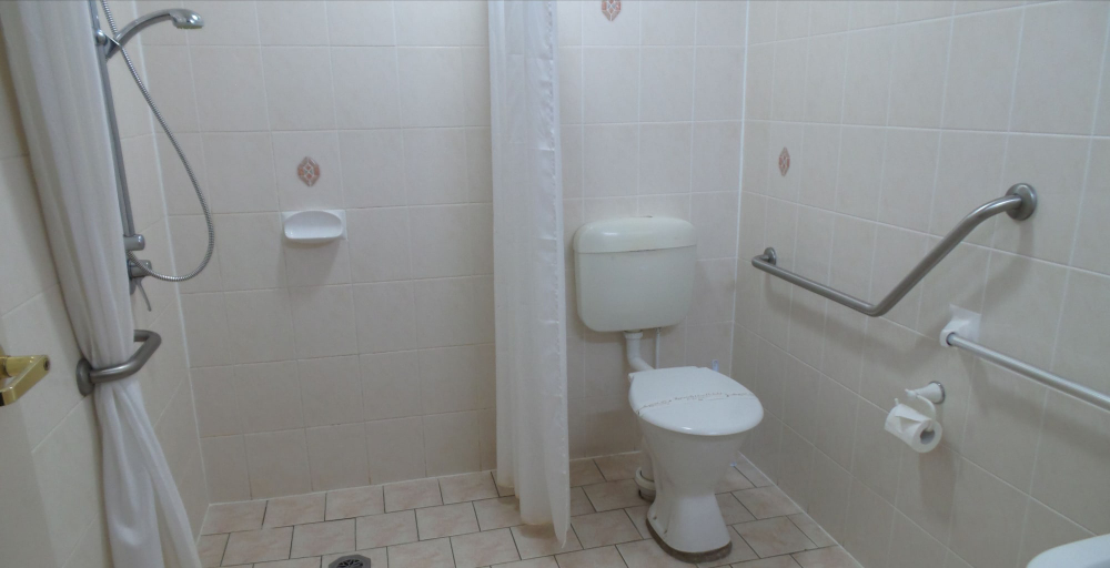 Bathroom 5, Best Western Ambassador Motor Inn & Apartments, Wagga Wagga - Pt A