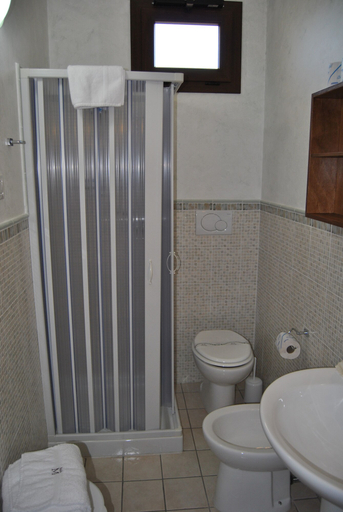 Bathroom 4, B&B Messapia, Brindisi