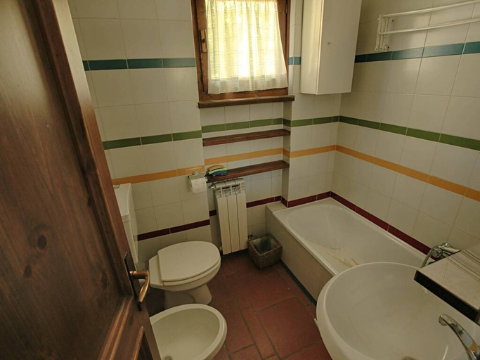 Bathroom 2, JOIVY Route Panoramique, Aosta