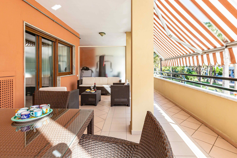 Terrace/patio 4, Brand New Apartment with Terrace Solarium & Gym, Napoli
