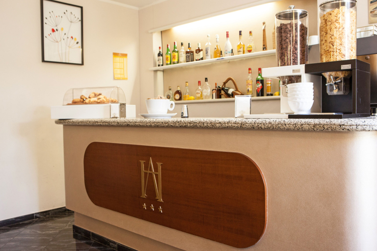 Others, Hotel Adriano, Torino