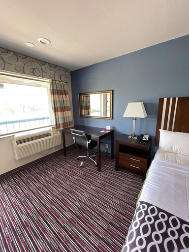 Bedroom 3, Econo Lodge Inn & Suites Enid South, Garfield