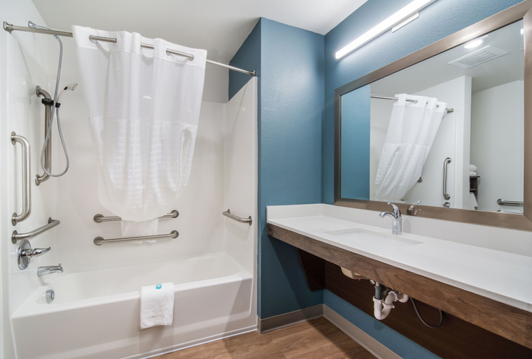 Bathroom 3, WoodSpring Suites Linden, Union