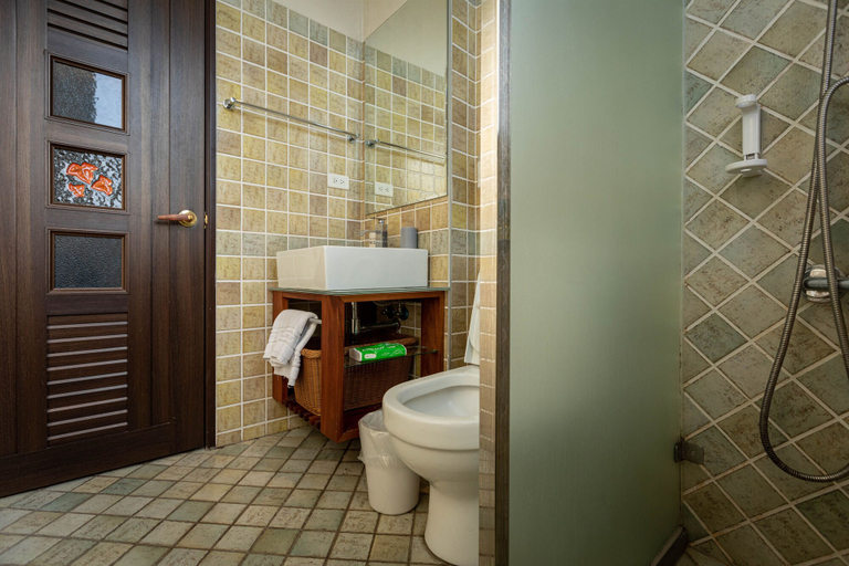 Bathroom 5, Queen Love, Hualien