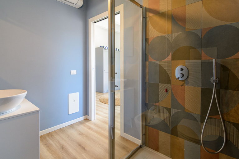Bathroom 5, Casa Vittoria, Salerno