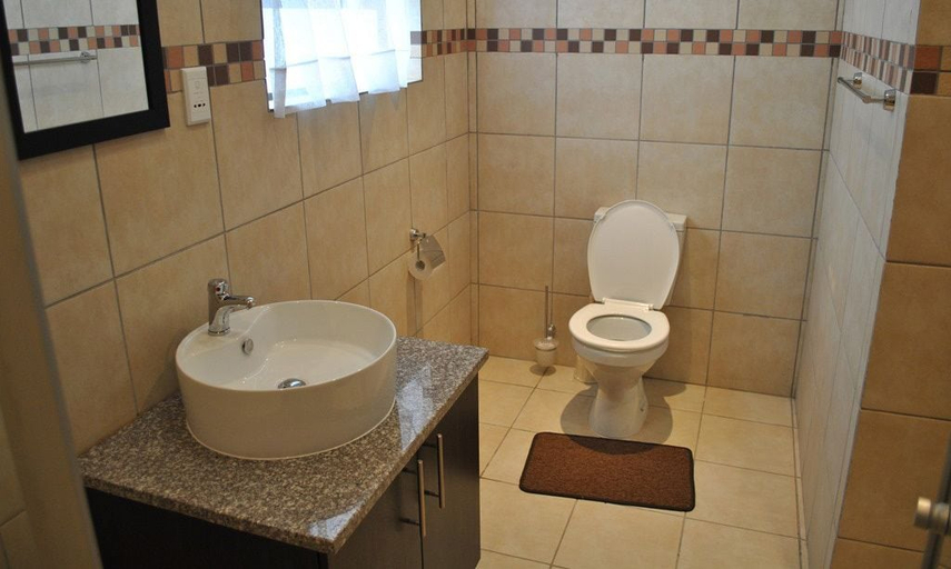 Bathroom 5, Towers Lodge, Ekurhuleni