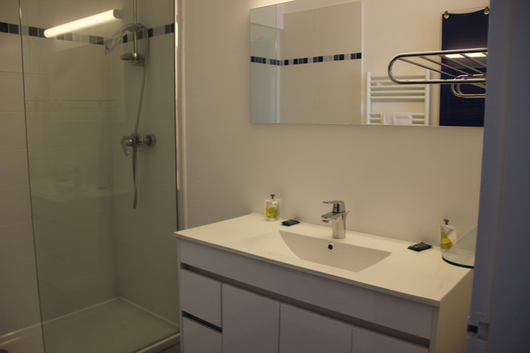 Bathroom 4, Les Thermes, Landes