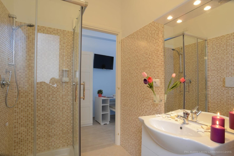 Bathroom 4, Magna Cura Guest House, Rome