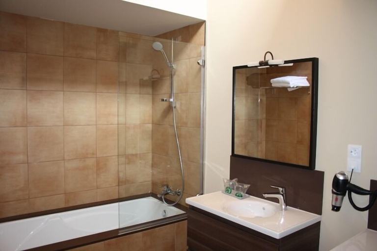 Bathroom 5, Mas Salvi Country Boutique Hotel, Girona