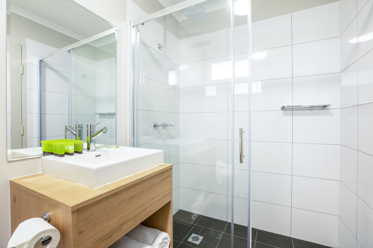 Bathroom 4, Nightcap at the Charles Hotel, Wollongong - Inner