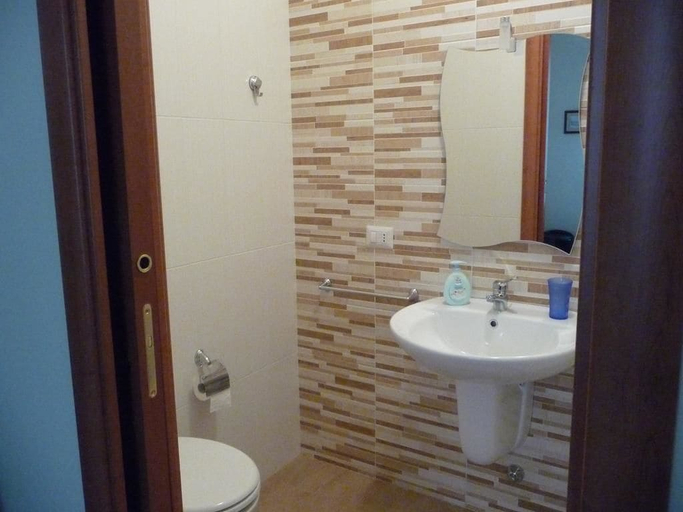 Bathroom 5, Le Due Nicchie, Matera