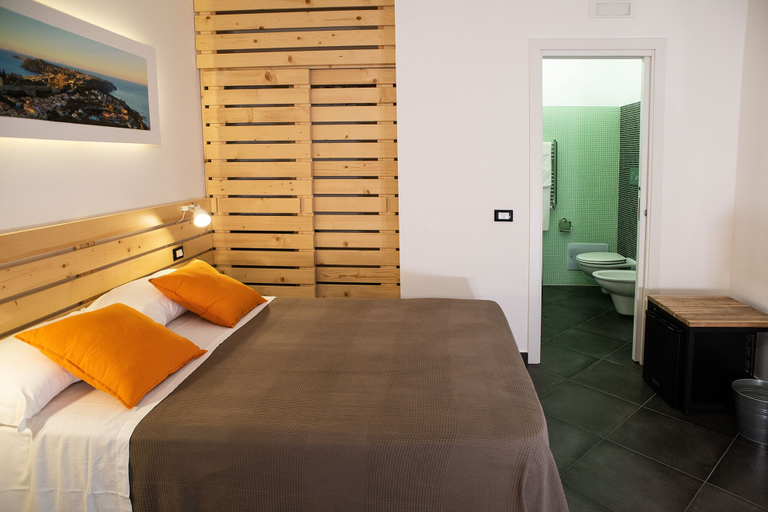Bedroom 4, InCentro B&B, Messina