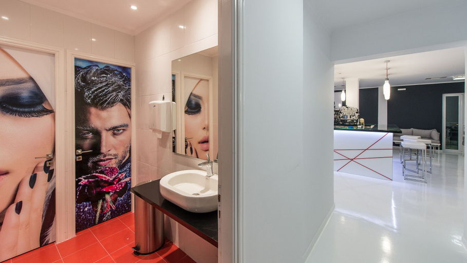Bathroom 5, Diana Hotel, Ionian Islands