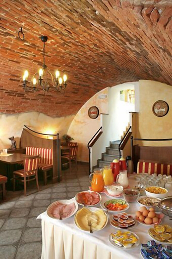 Food & Drinks 5, Hotel v Centru, České Budějovice