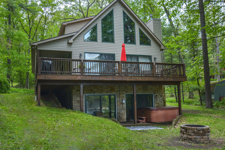Exterior & Views